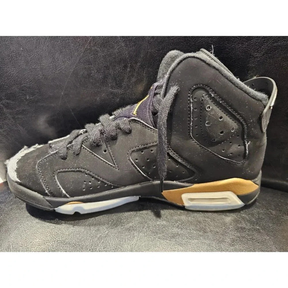 Nike Air Jordan 6 Retro DMP Black/Gold Youth Size 7 - Major Flaw - See Pics - Picture 8 of 16